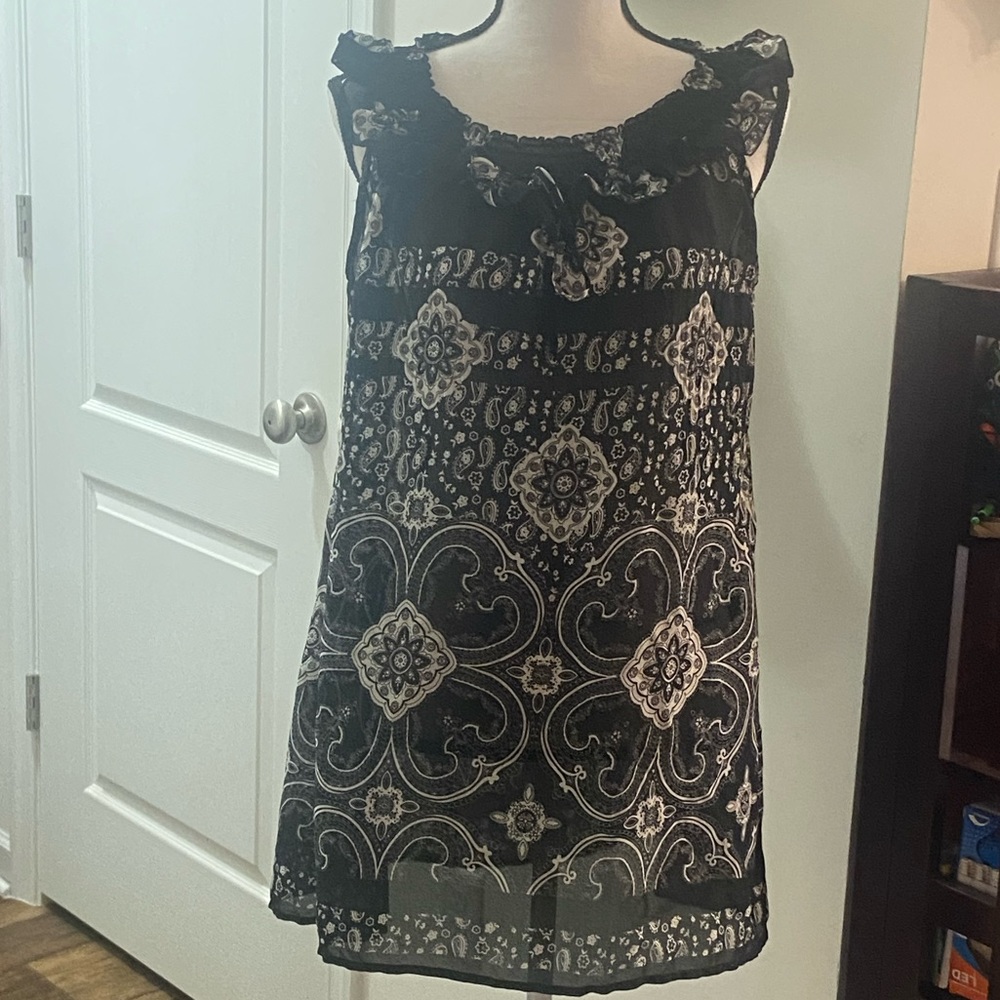 Black and White Paisley Tank Top - Picture 3 of 11